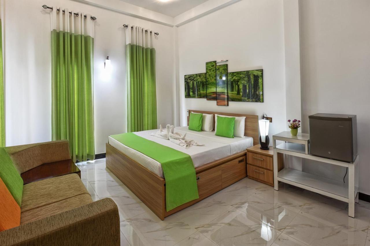White Land City Hotel ดัมบูลลา ภายนอก รูปภาพ