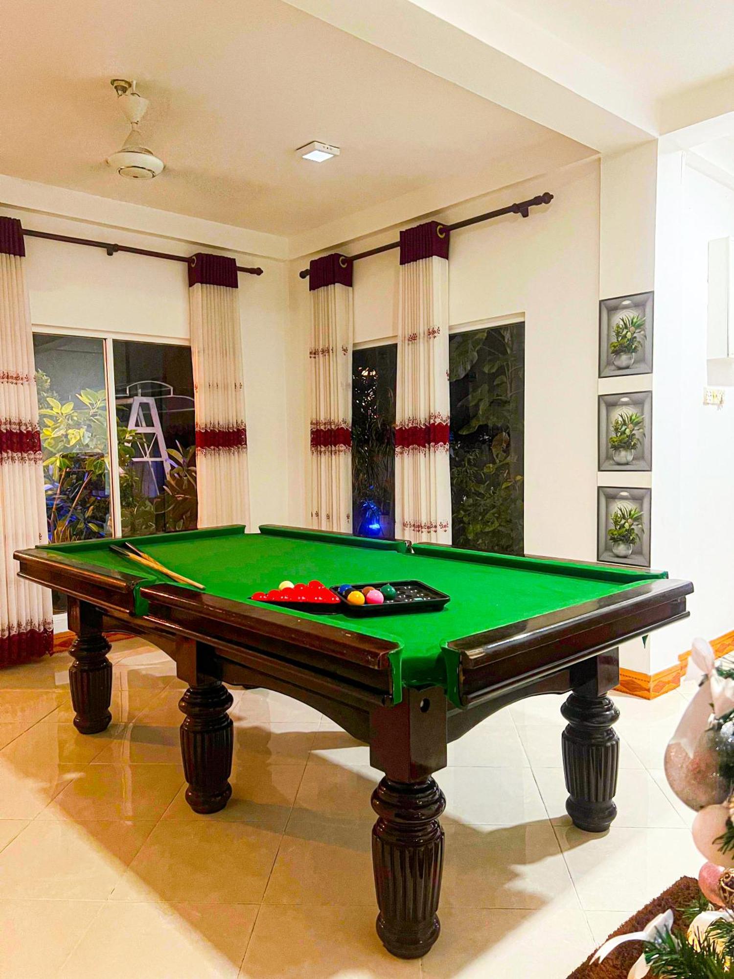 White Land City Hotel ดัมบูลลา ภายนอก รูปภาพ
