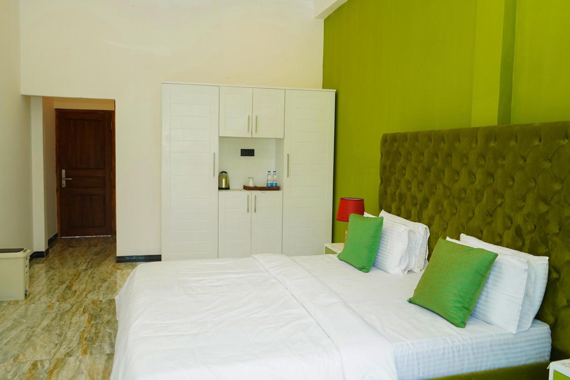 White Land City Hotel ดัมบูลลา ภายนอก รูปภาพ